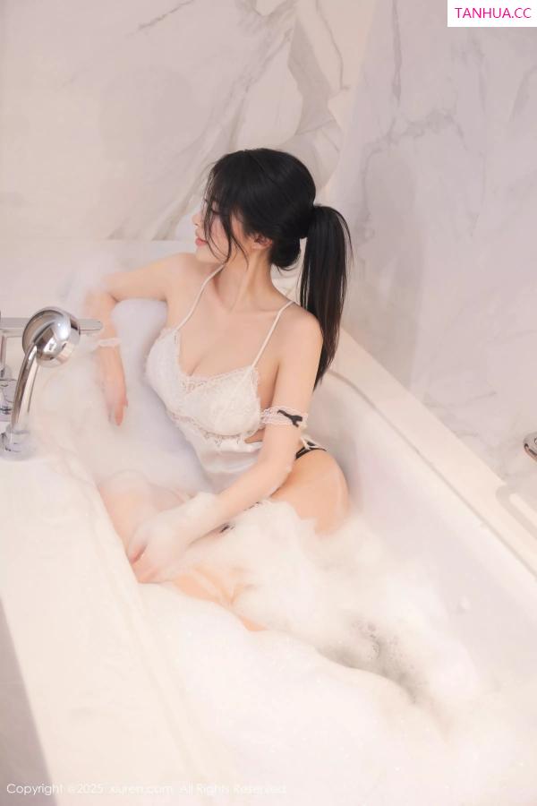   [XiuRen]高清写真图 2025.05.23 No.10316 shelly诗莉吖 白色情趣第23张图片